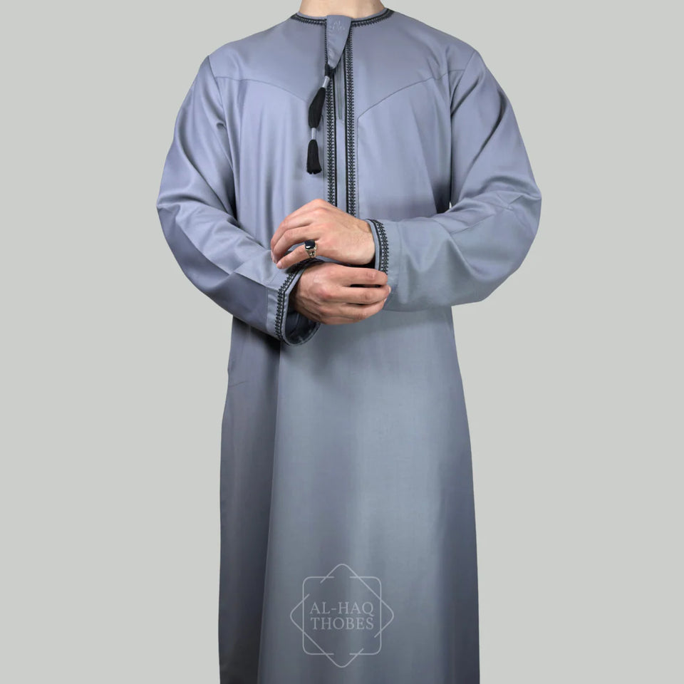 The Sohar Lilac Grey Omani Thobe