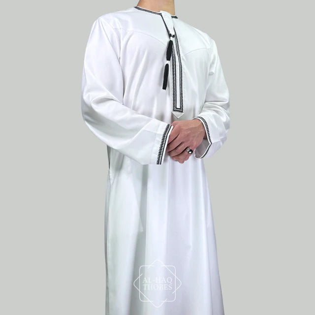 The Sur White & Black Omani Thobe