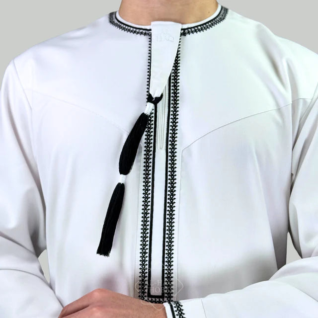The Sur White & Black Omani Thobe