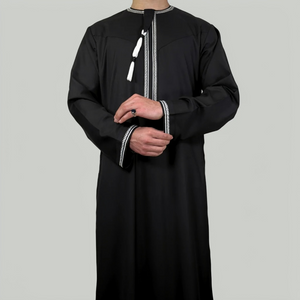 The Mutrah Black & White Omani Thobe
