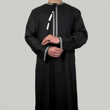 The Mutrah Black & White Omani Thobe